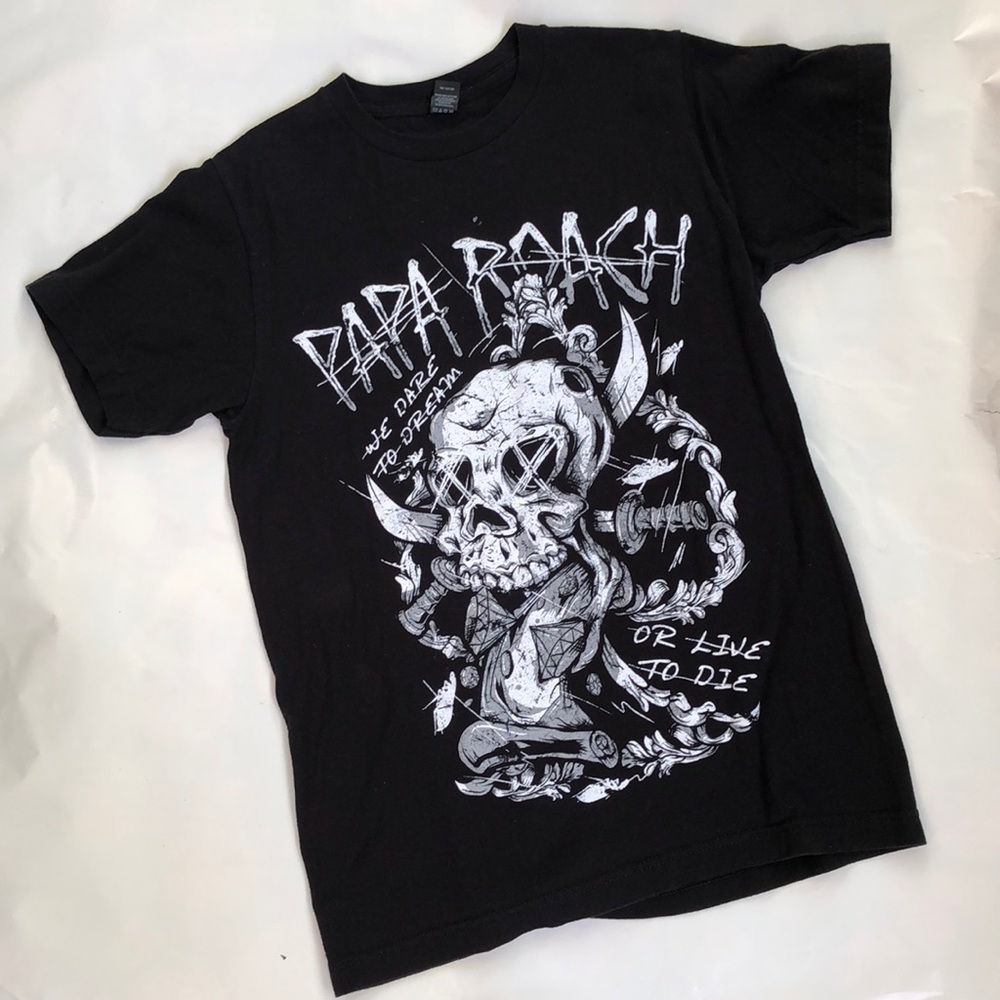 NWOT PAPA ROACH Band Skull Hot Topic T-Shirt